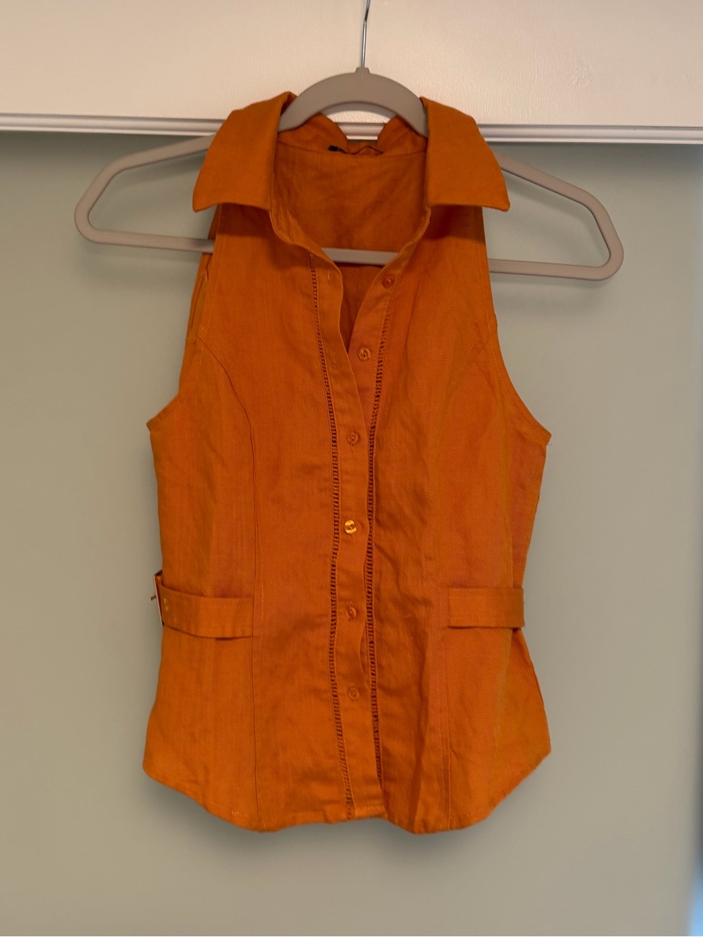 Sleeveless Collared Orange Button-Front Top - Picture 3 of 4